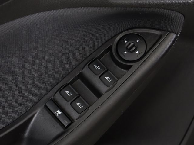 2018 Ford Focus SE Sedan - 23092752 - 32