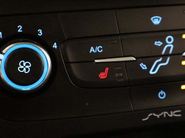 2018 Ford Focus SE Sedan - 23092752 - 42