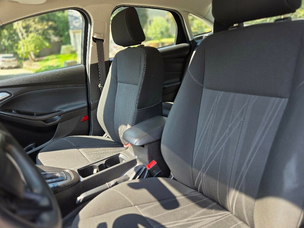 2018 Ford Focus Sedan photo 10