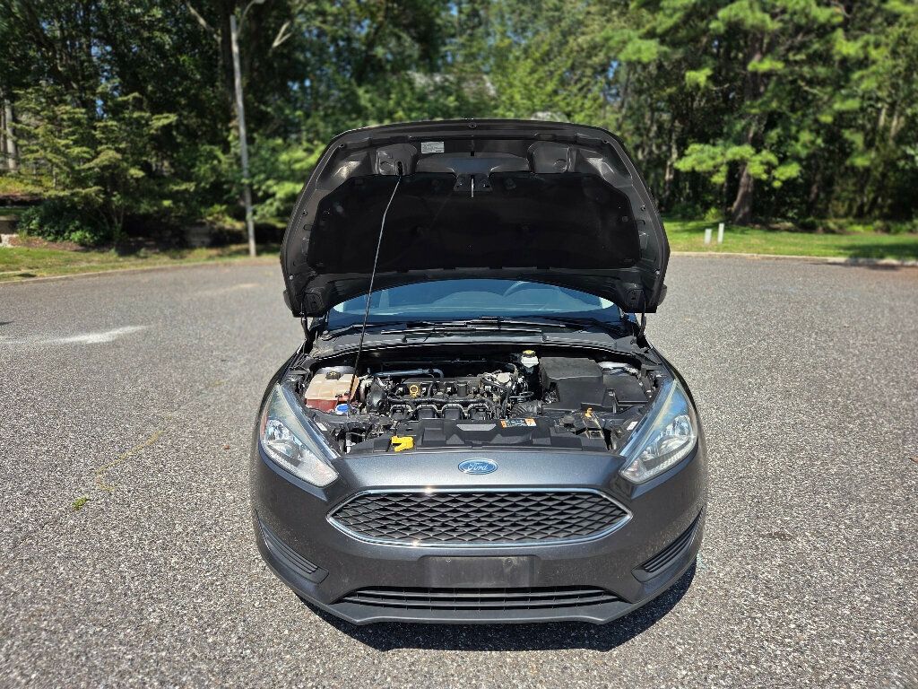 2018 Ford Focus Sedan photo 14
