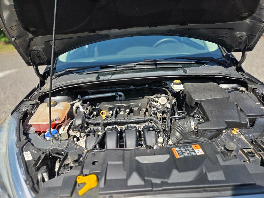 2018 Ford Focus Sedan photo 15