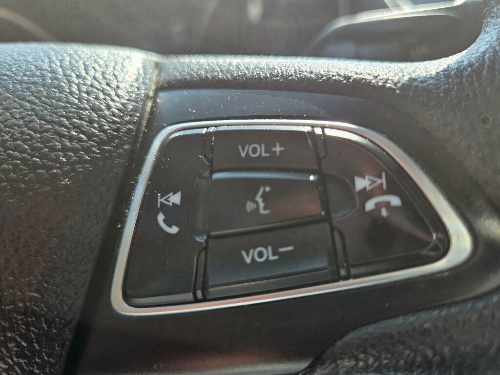 2018 Ford Focus Sedan photo 19