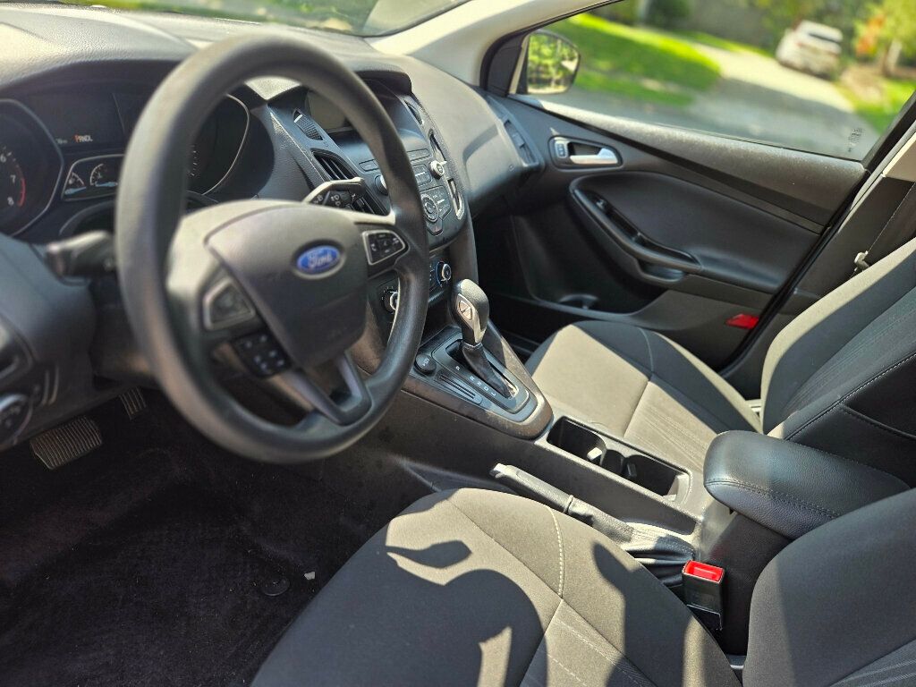 2018 Ford Focus Sedan photo 9