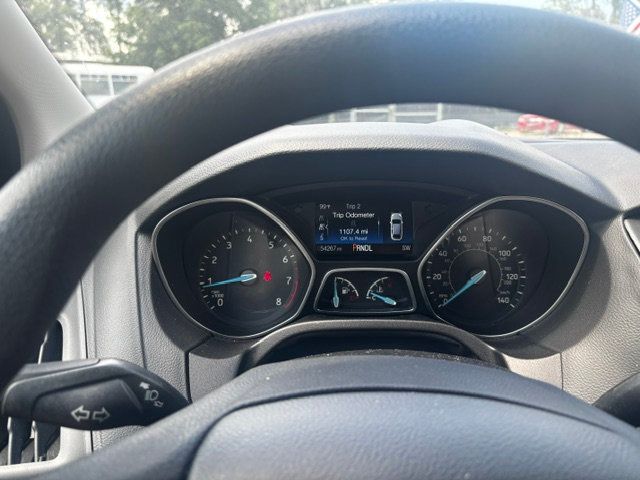 2018 Ford Focus SE Sedan - 23027486 - 11
