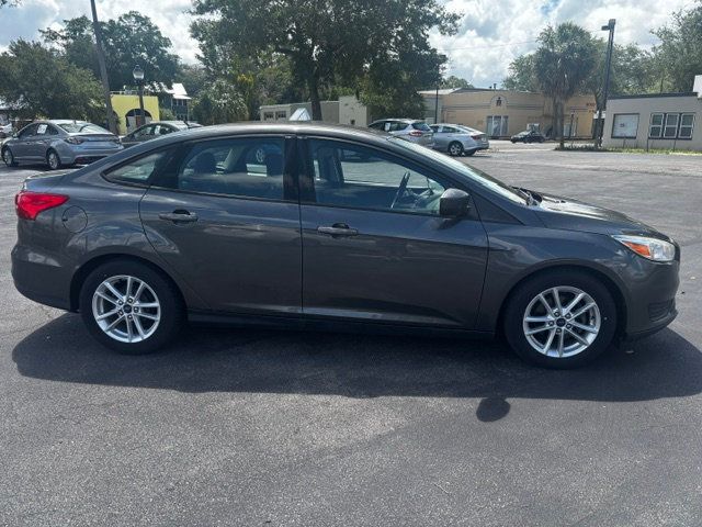 2018 Ford Focus SE Sedan - 23027486 - 5