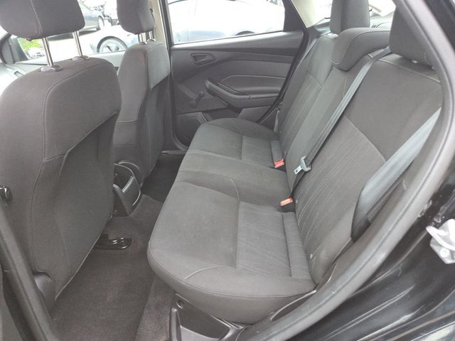 2018 Ford Focus S Sedan - 23067371 - 9