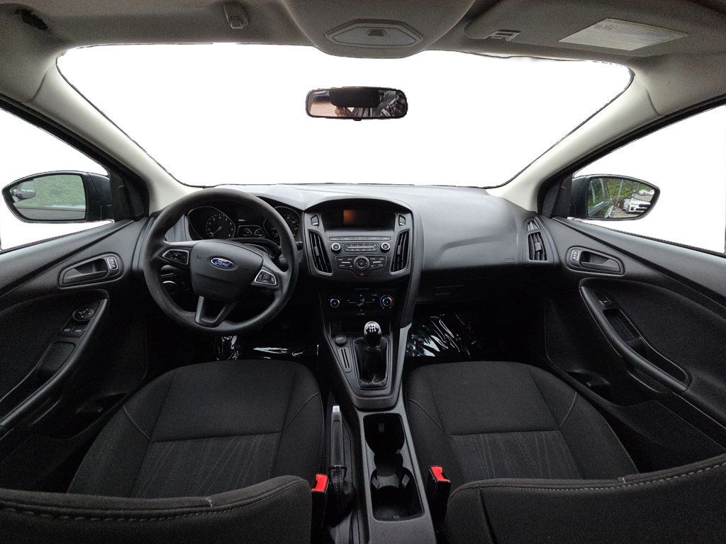 Ford Focus photo 12