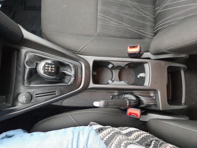 2018 Ford Focus S Sedan - 23067371 - 14