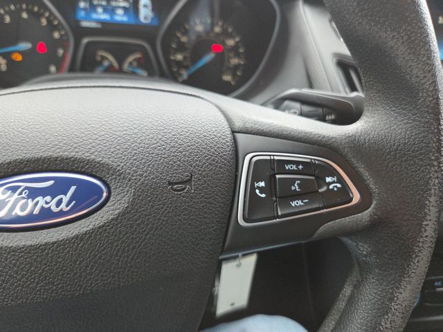 2018 Ford Focus S Sedan - 23067371 - 30