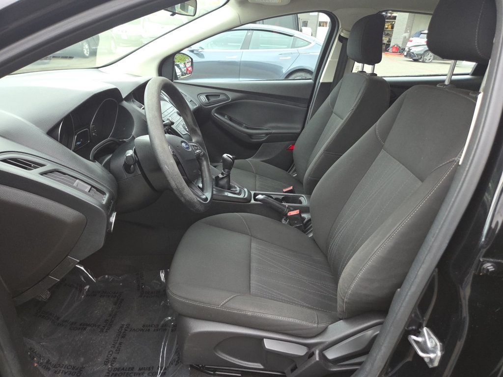 Ford Focus photo 9