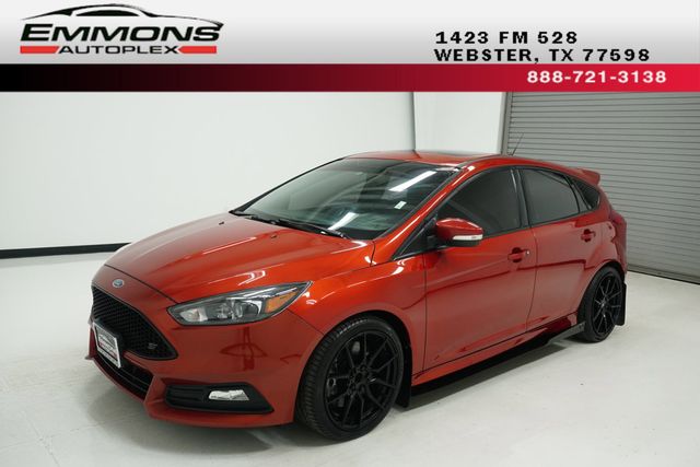 2018 Ford Focus ST Hatch - 22946115 - 0