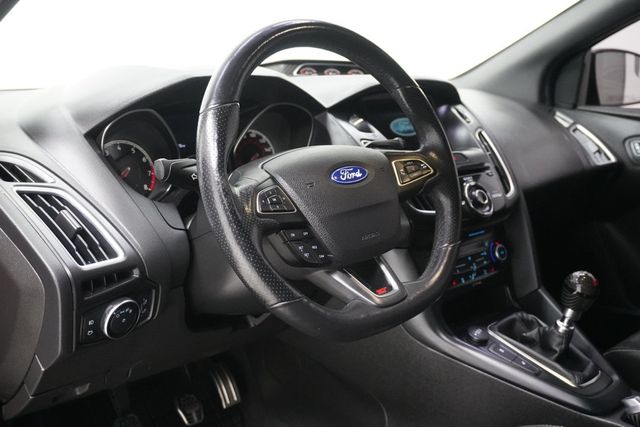 2018 Ford Focus ST Hatch - 22946115 - 9