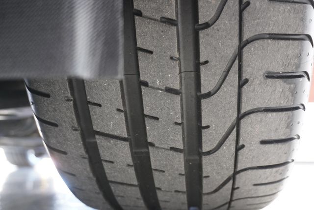 2018 Ford Focus ST Hatch - 22946115 - 32