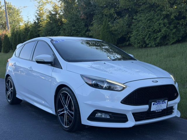 2018 Ford Focus ST Hatch - 23086340 - 11