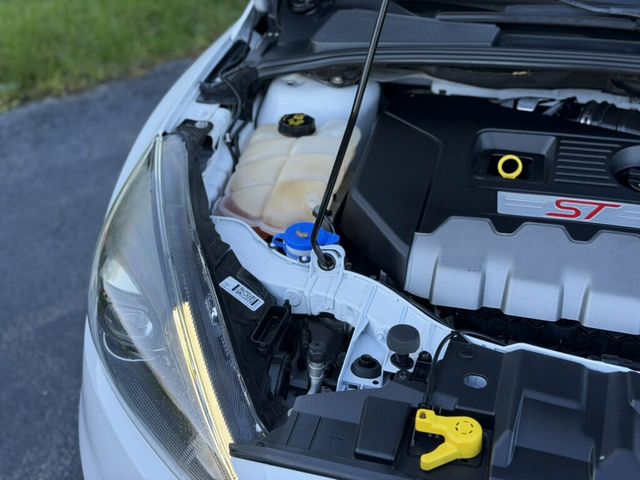 2018 Ford Focus ST Hatch - 23086340 - 13