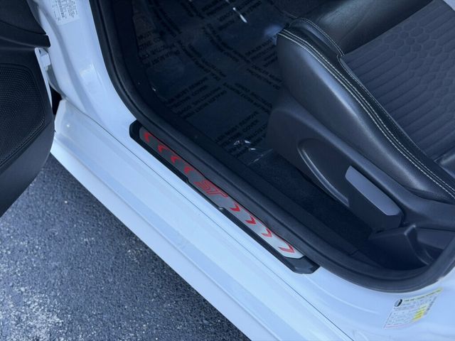2018 Ford Focus ST Hatch - 23086340 - 17