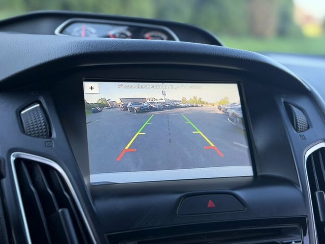 2018 Ford Focus ST Hatch - 23086340 - 40
