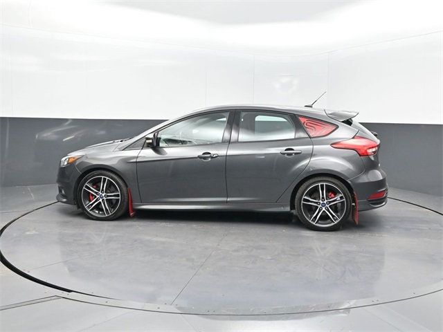 2018 Ford Focus ST photo 2