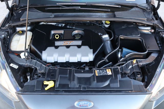 2018 Ford Focus ST Hatch - 22969256 - 9