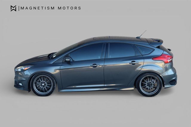 2018 Ford Focus ST Hatch - 22969256 - 1