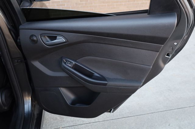 2018 Ford Focus ST Hatch - 22969256 - 20