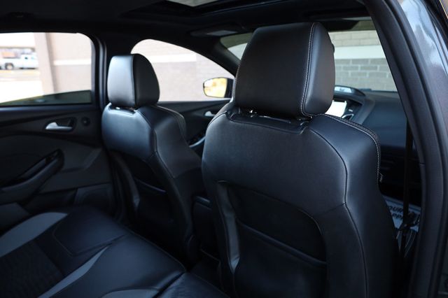 2018 Ford Focus ST Hatch - 22969256 - 22