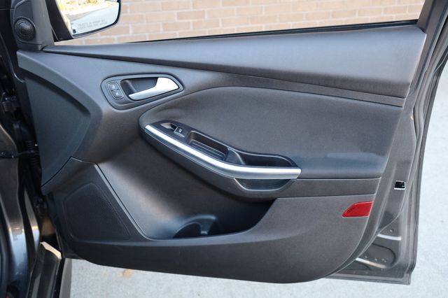 2018 Ford Focus ST Hatch - 22969256 - 23