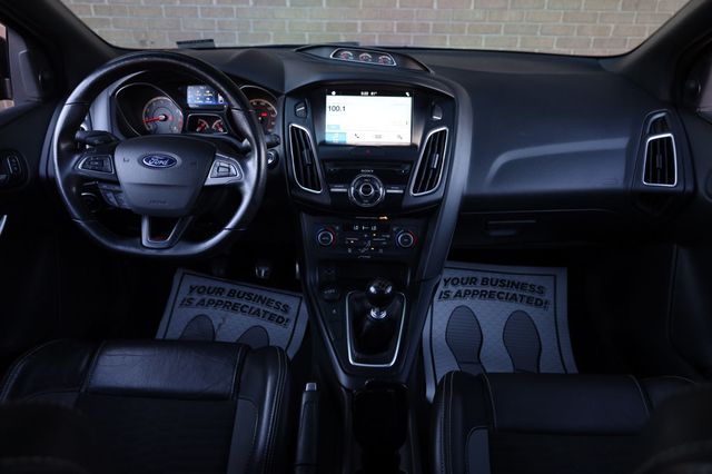 2018 Ford Focus ST Hatch - 22969256 - 26