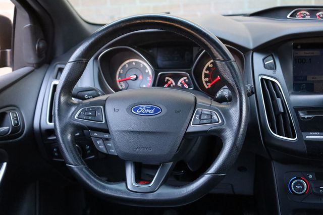 2018 Ford Focus ST Hatch - 22969256 - 27