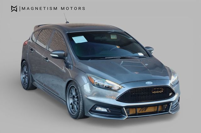 2018 Ford Focus ST Hatch - 22969256 - 3