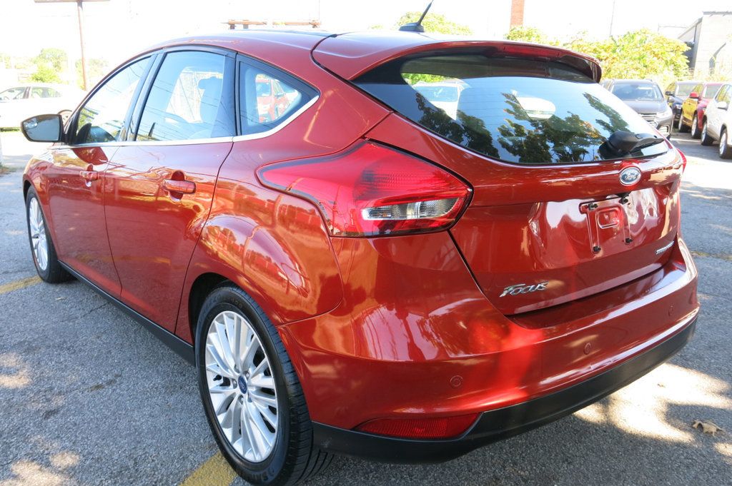 2018 Ford Focus Titanium photo 2