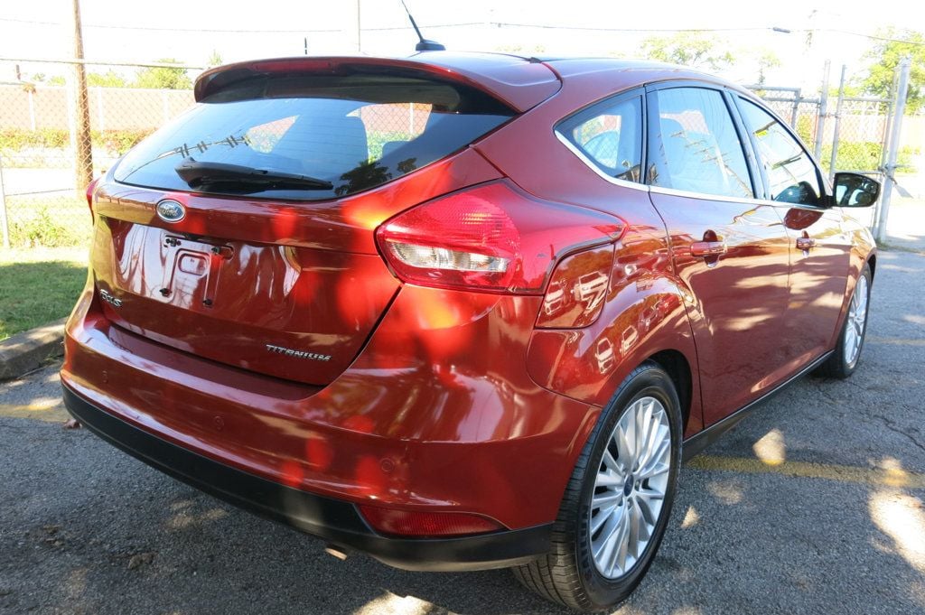 2018 Ford Focus Titanium photo 3