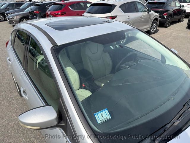 2018 Ford Focus Titanium Hatch - 22928802 - 9