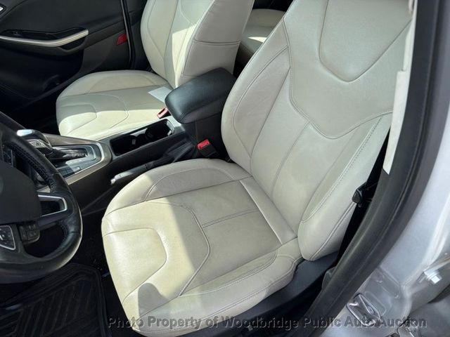 2018 Ford Focus Titanium Hatch - 22928802 - 10