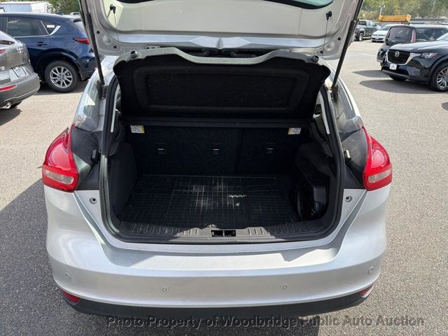 2018 Ford Focus Titanium Hatch - 22928802 - 16
