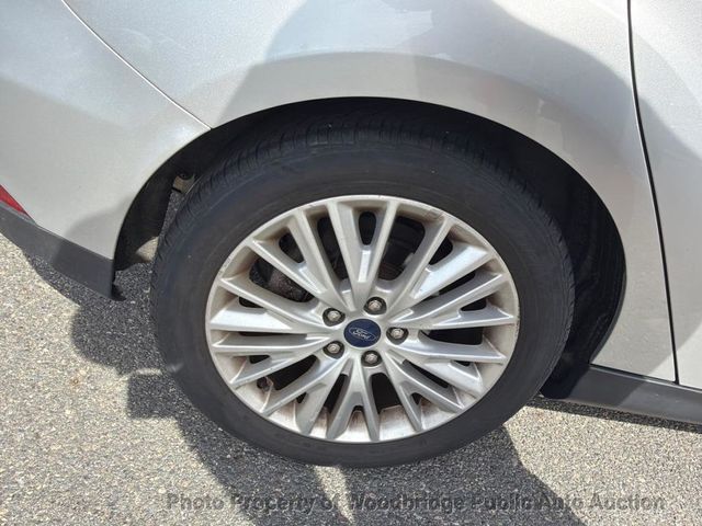 2018 Ford Focus Titanium Hatch - 22928802 - 19
