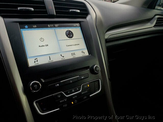 2018 Ford Fusion SE - 22932314 - 26