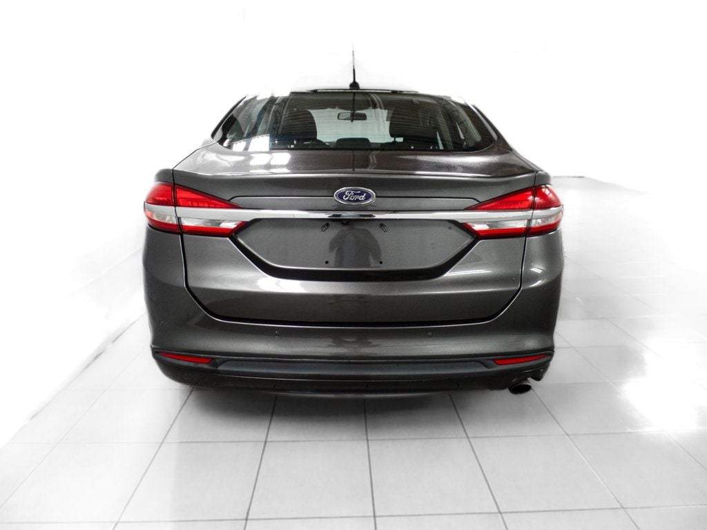 2018 Ford Fusion SE - 22638243 - 3