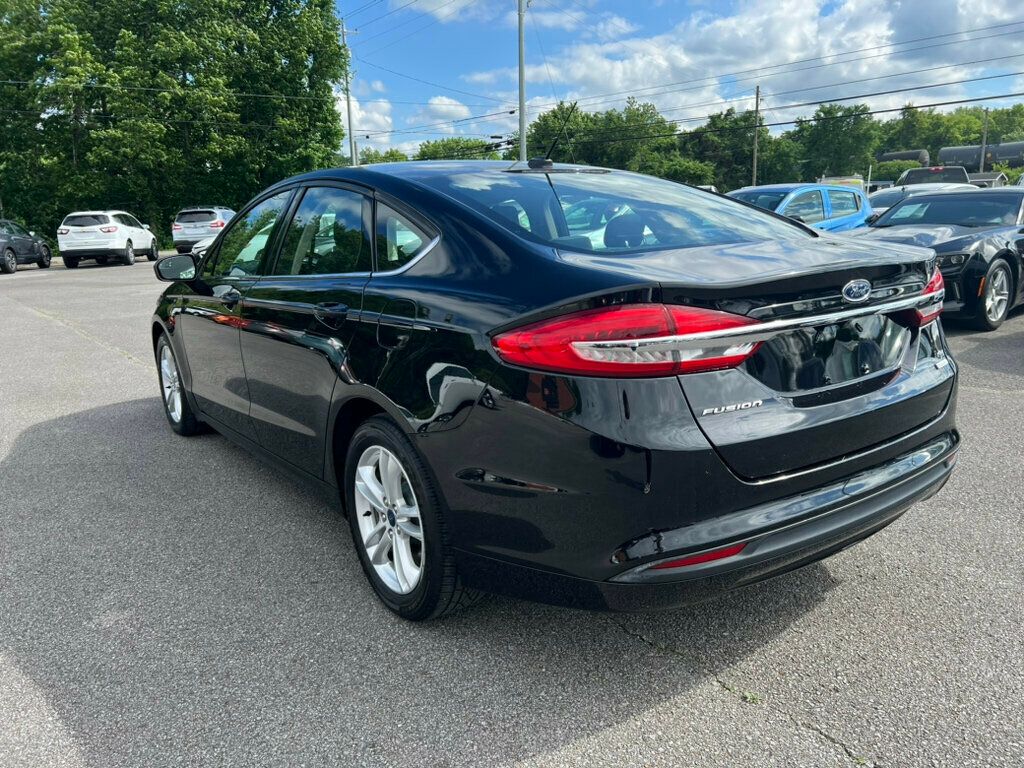 2018 Ford Fusion SE FWD - 22434846 - 4