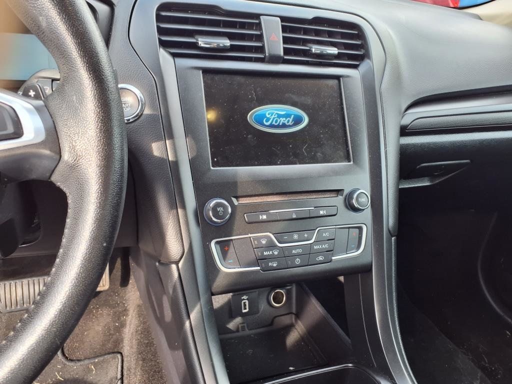 2018 Ford Fusion SE FWD - 22884726 - 10