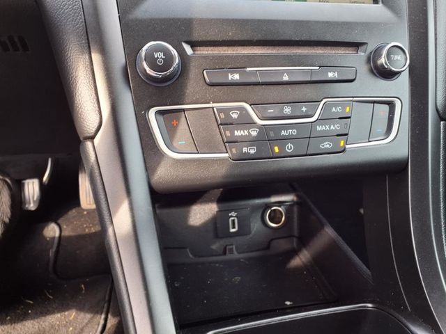 2018 Ford Fusion SE FWD - 22884726 - 13