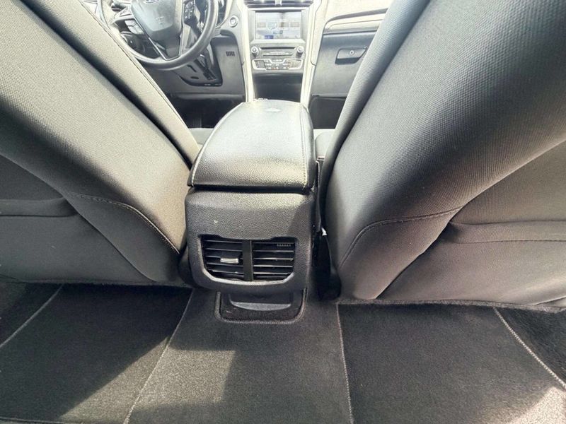 2018 Ford Fusion SE FWD - 23052198 - 21