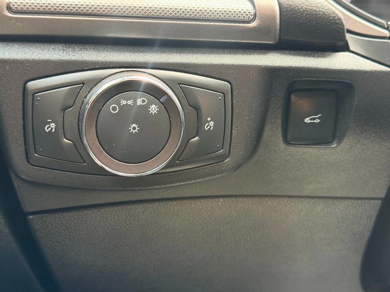 2018 Ford Fusion SE FWD - 23052198 - 30