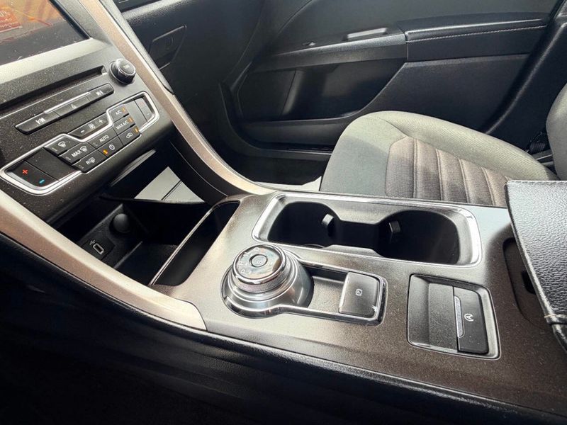 2018 Ford Fusion SE FWD - 23052198 - 40