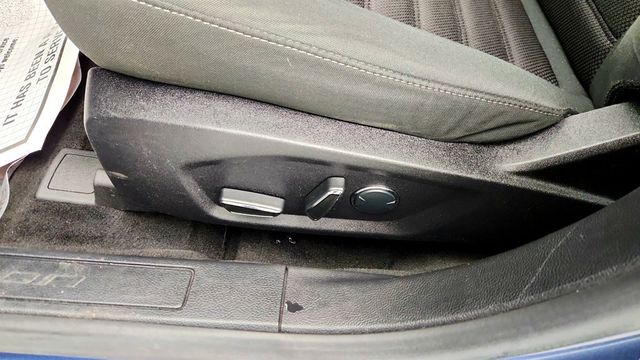 2018 Ford Fusion SE with Upgraded, Turbocharged Engine - 22973888 - 10