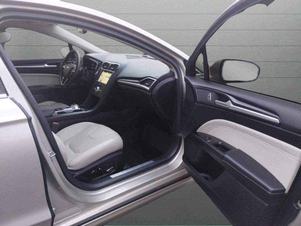 2018 Ford Fusion Titanium AWD - 22932544 - 20
