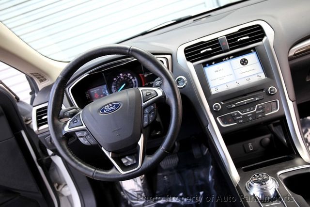 2018 Ford Fusion Hybrid SE FWD - 22929563 - 32