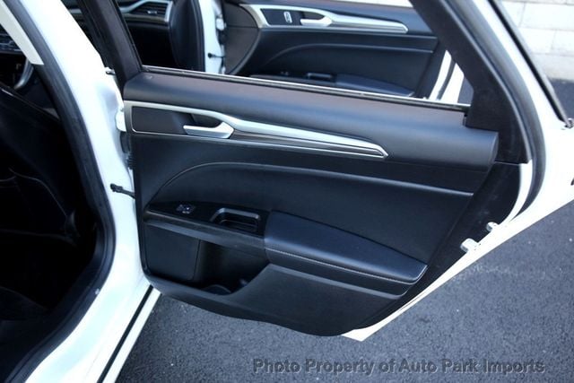 2018 Ford Fusion Hybrid SE FWD - 22929569 - 36