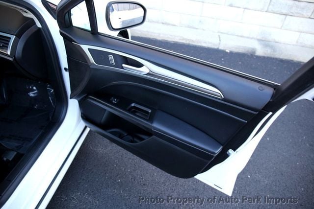 2018 Ford Fusion Hybrid SE FWD - 22929569 - 37