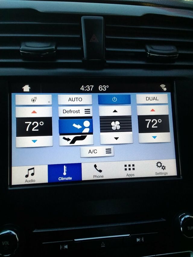 2018 Ford Fusion Hybrid SE FWD - 22941658 - 19